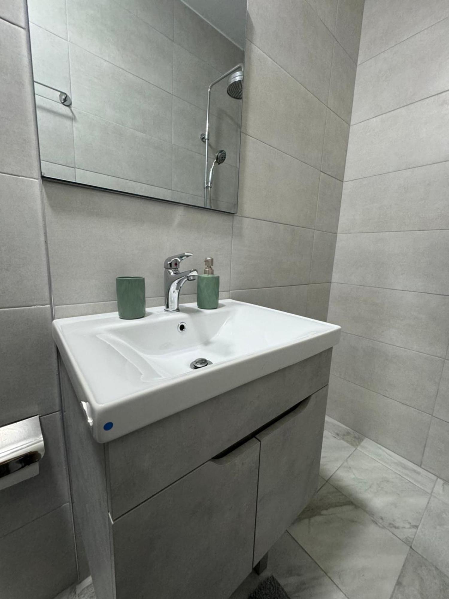Adora Apartment Tirana Zewnętrze zdjęcie