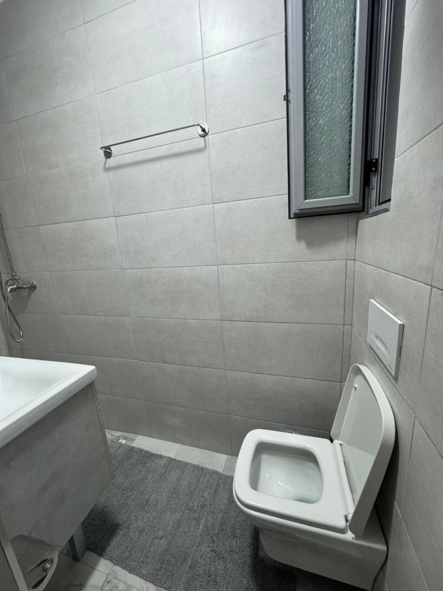 Adora Apartment Tirana Zewnętrze zdjęcie