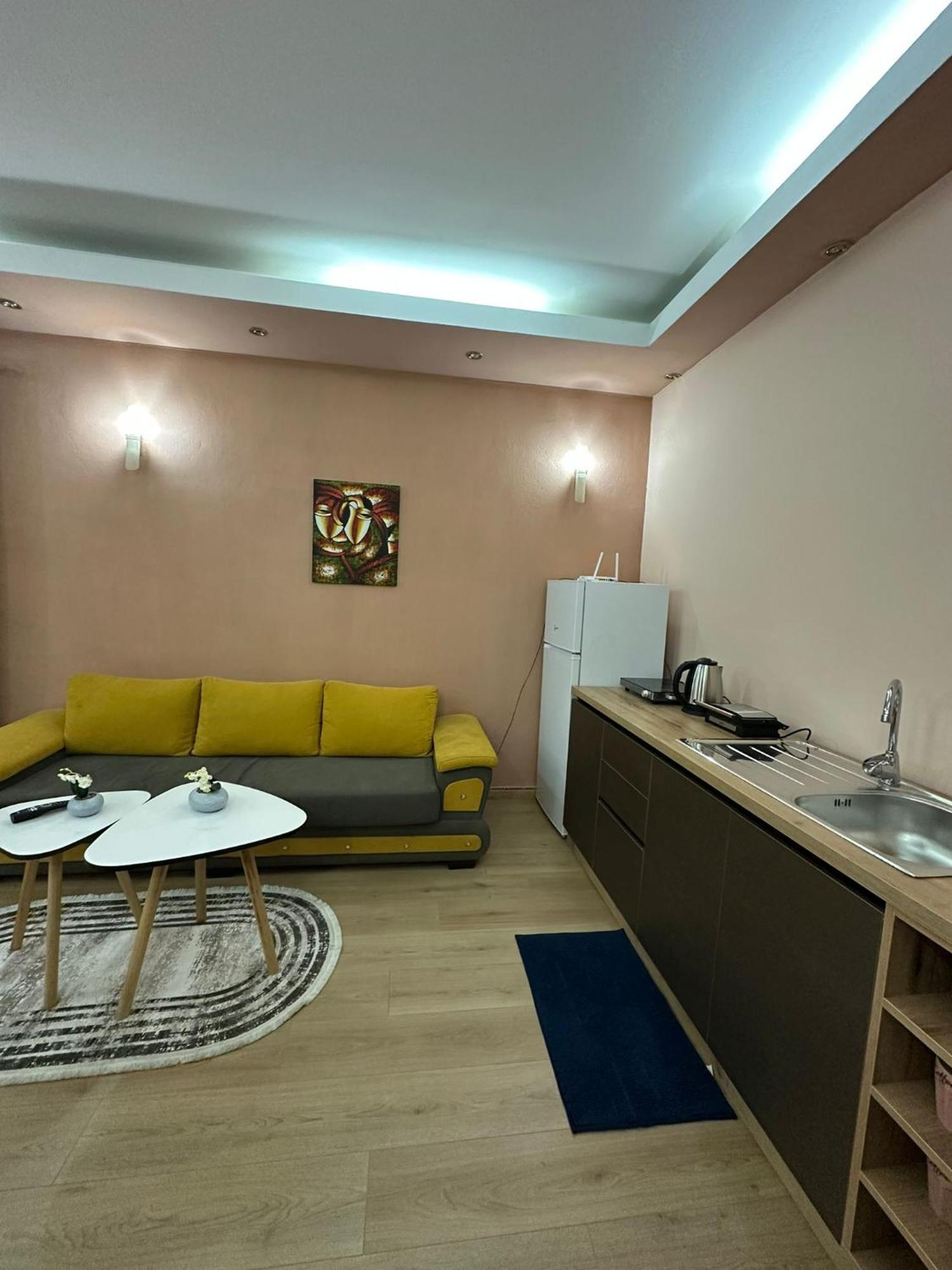 Adora Apartment Tirana Zewnętrze zdjęcie