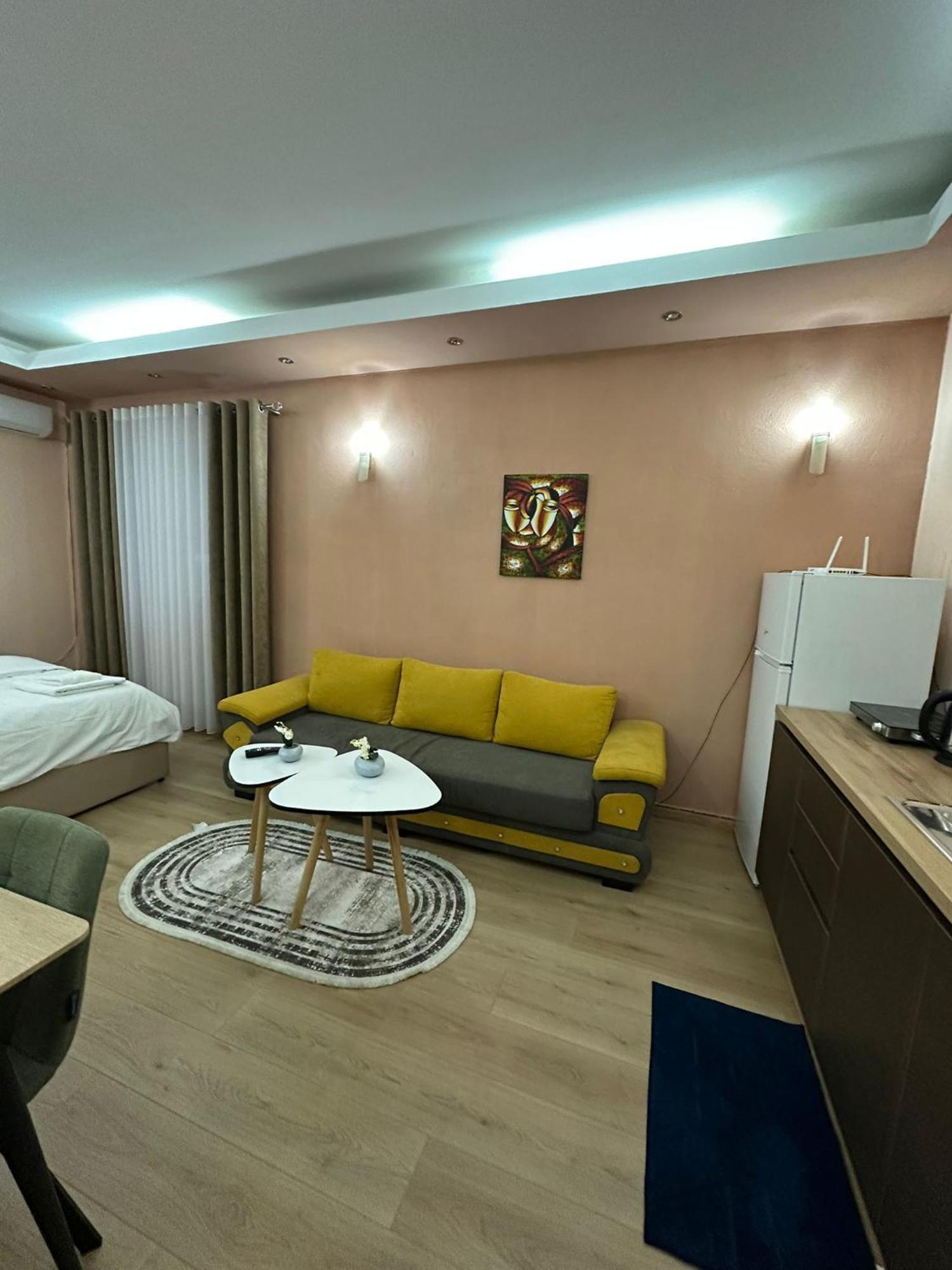 Adora Apartment Tirana Zewnętrze zdjęcie